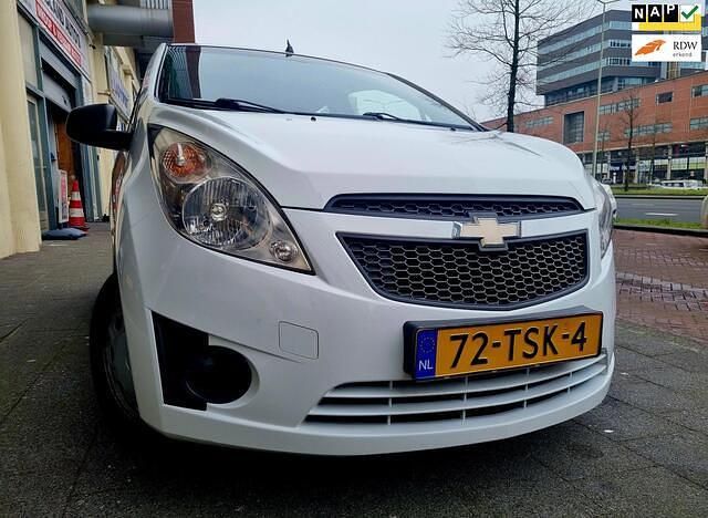 Wit Gebruikt 2012 Chevrolet Spark LS Hatchback | € 2.999 (Eerlijke prijs) - Afbeelding 1/4