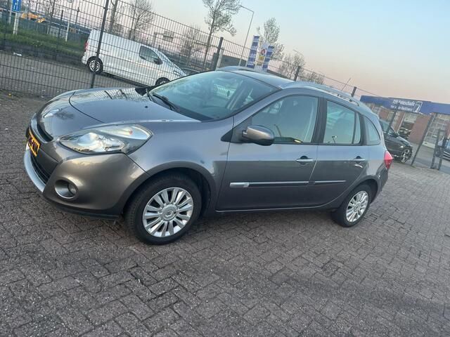 Grijs Gebruikt 2010 Renault Clio II Hatchback | € 2.450 (Eerlijke prijs) - Afbeelding 1/4