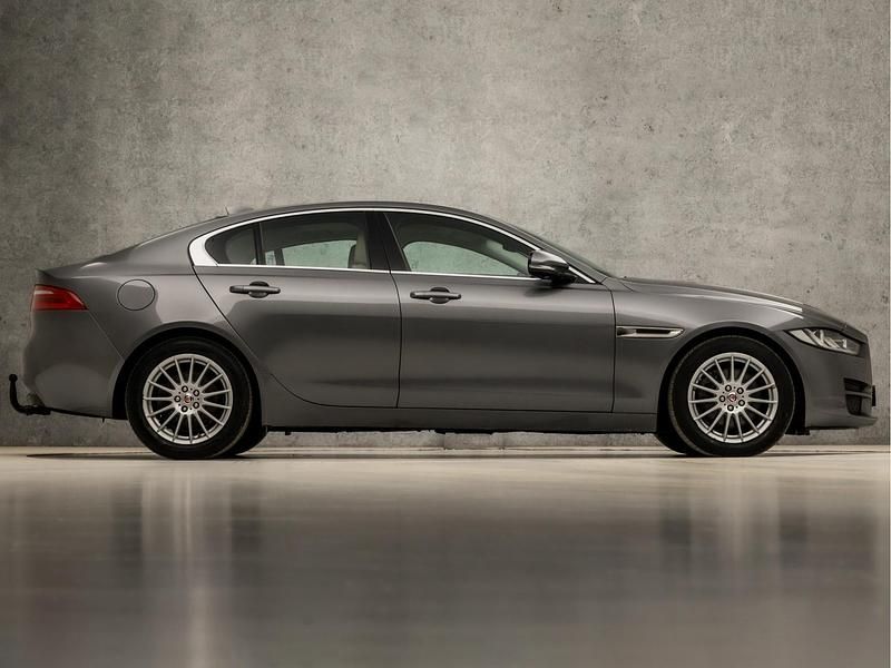 Occasion Jaguar XE Portfolio 2016 Grijs Sedan