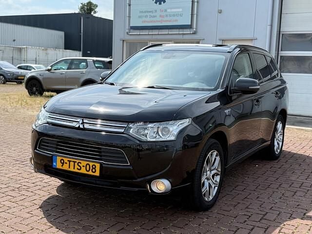 Zwart Gebruikt 2014 Mitsubishi Outlander Instyle SUV | € 7.950 (Super prijs) - Afbeelding 1/4