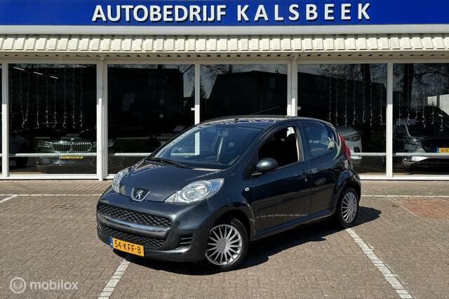 Grijs Gebruikt 2009 Peugeot 107 Hatchback | € 2.599 (Eerlijke prijs) - Afbeelding 1/4