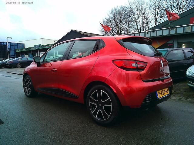 Occasion Renault Clio IV Expression 90 PK (66 kW) 2013 Rood Hatchback