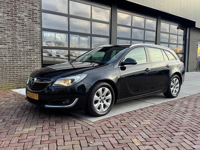 Zwart Gebruikt 2016 Opel Insignia Business Stationwagen | € 7.975 (Super prijs) - Afbeelding 1/4