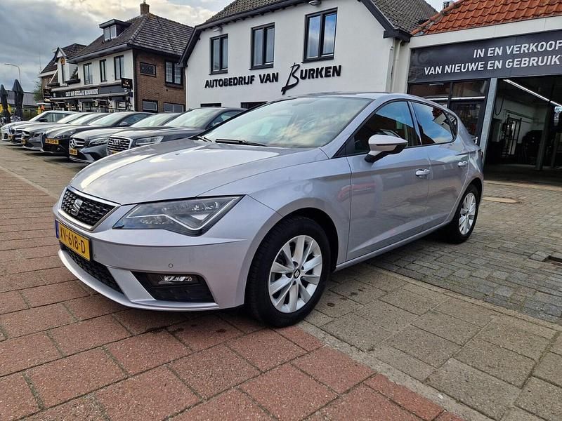 Grijs Gebruikt 2019 Seat Leon Style Hatchback | € 12.950 - Afbeelding 1/4