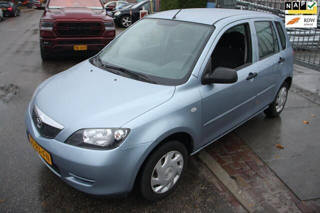 Blauw Gebruikt 2005 Mazda 2 Exclusive MPV | € 2.495 (Iets duurder) - Afbeelding 1/4