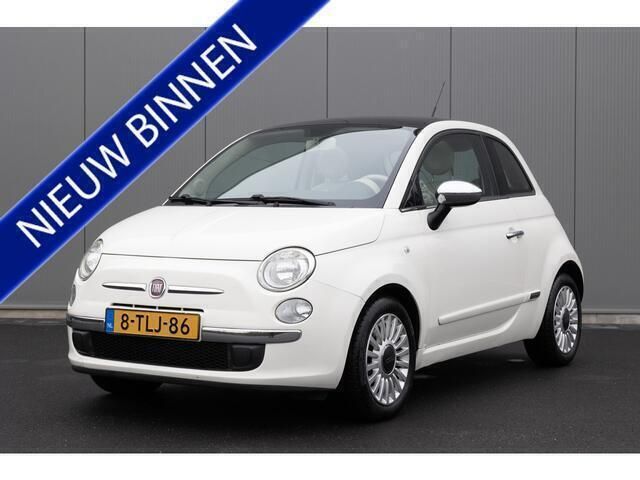 Wit, metallic lak Gebruikt 2011 Fiat 500 Lounge Hatchback | € 6.445 (Eerlijke prijs) - Afbeelding 1/4