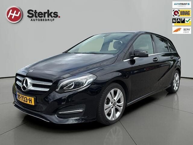 Zwart Gebruikt 2018 Mercedes B180 Ambition MPV | € 18.995 (Eerlijke prijs) - Afbeelding 1/4