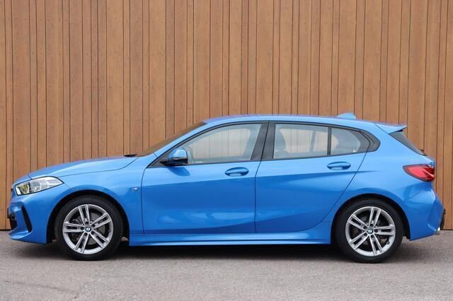 Occasion BMW 118 Executive 140 PK (102 kW) 2020 Blauw Hatchback