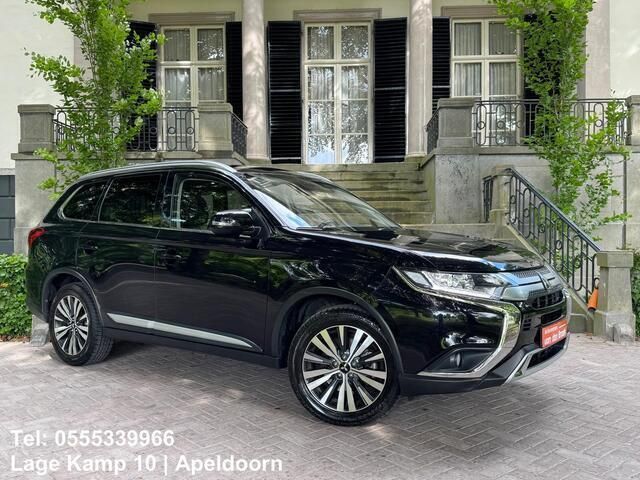 Zwart Gebruikt 2020 Mitsubishi Outlander SUV | € 22.745 (Eerlijke prijs) - Afbeelding 1/4