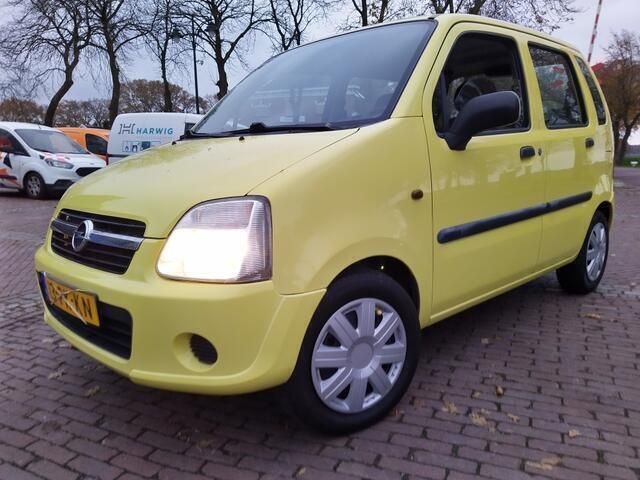 Geel Gebruikt 2004 Opel Agila Essentia Hatchback | € 1.199 (Duur) - Afbeelding 1/4