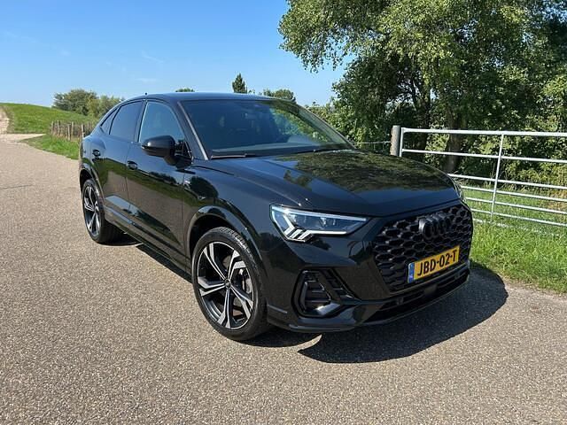 Zwart Gebruikt 2022 Audi Q3 Sportback S-Line SUV | € 37.988 (Super prijs) - Afbeelding 1/4
