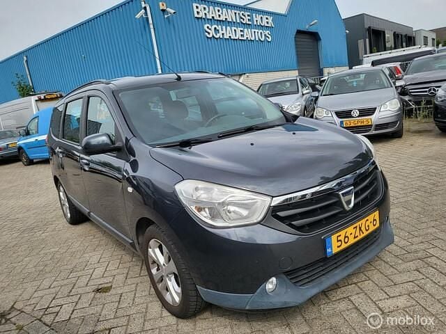 Grijs Gebruikt 2013 Dacia Lodgy Prestige MPV | € 3.950 (Goede deal) - Afbeelding 1/4