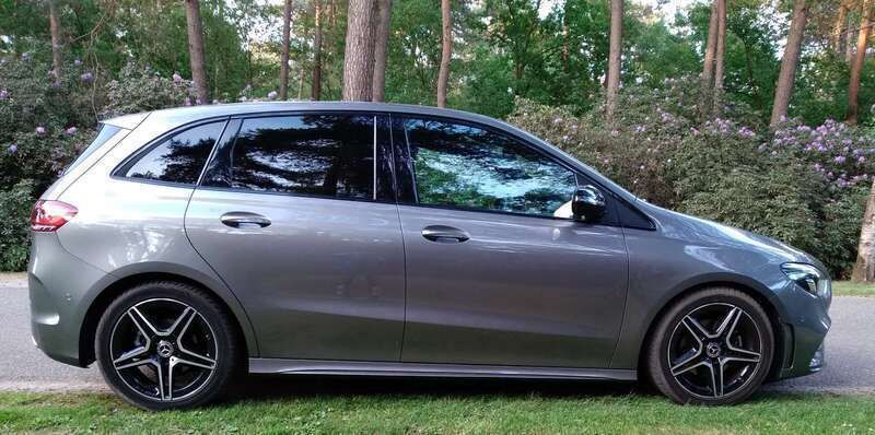 Grijs Gebruikt 2022 Mercedes B180 Business MPV | € 30.500 (Iets duurder) - Afbeelding 1/4