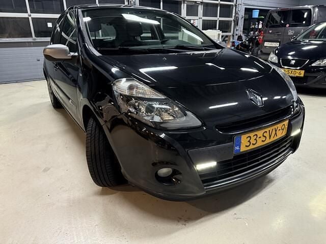 Occasion Renault Clio II Night&Day 89 PK (65 kW) 2011 Zwart Hatchback