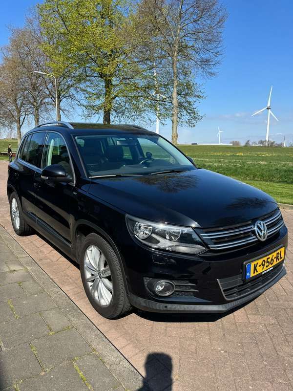 Zwart Gebruikt 2014 VW Tiguan R-line Edition SUV | € 14.800 (Iets duurder) - Afbeelding 1/4