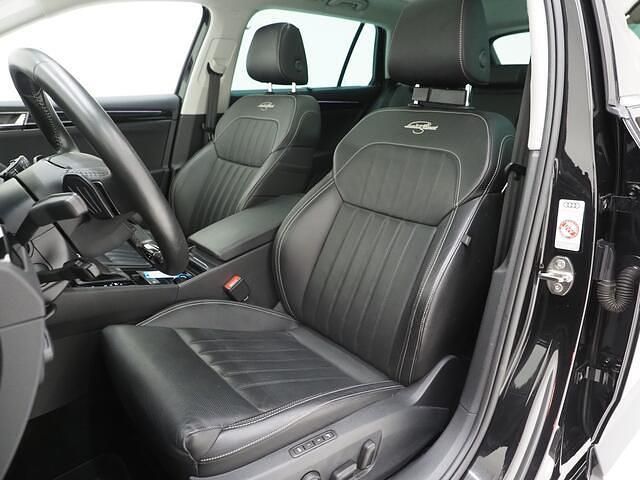 Occasion Skoda Superb LAURIN & KLEMENT 218 PK (160 kW) 2022 Zwart (metallic) Stationwagen