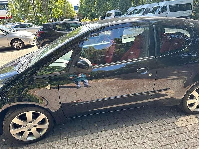 Zwart Gebruikt 2005 Mitsubishi Colt Hatchback | € 2.195 (Eerlijke prijs) - Afbeelding 1/4