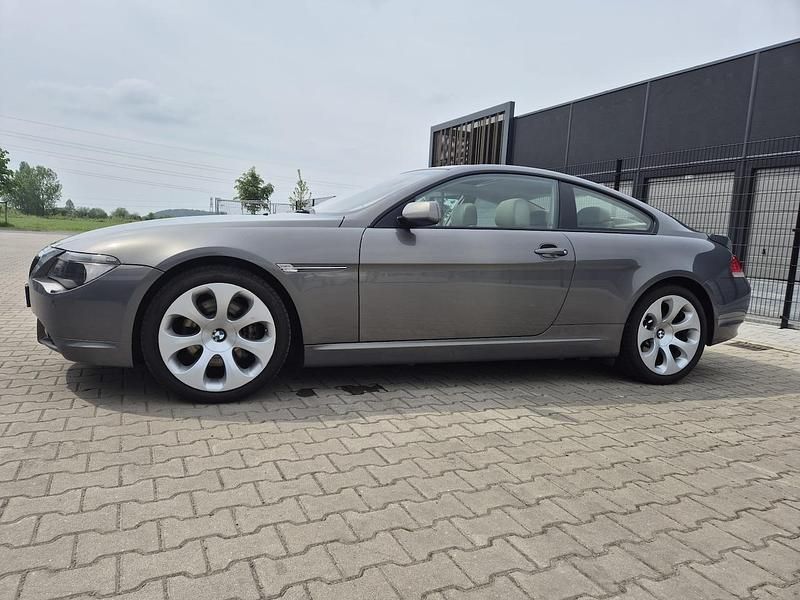Grijs (metallic) Gebruikt 2004 BMW 645 Coupé | € 13.500 - Afbeelding 1/3