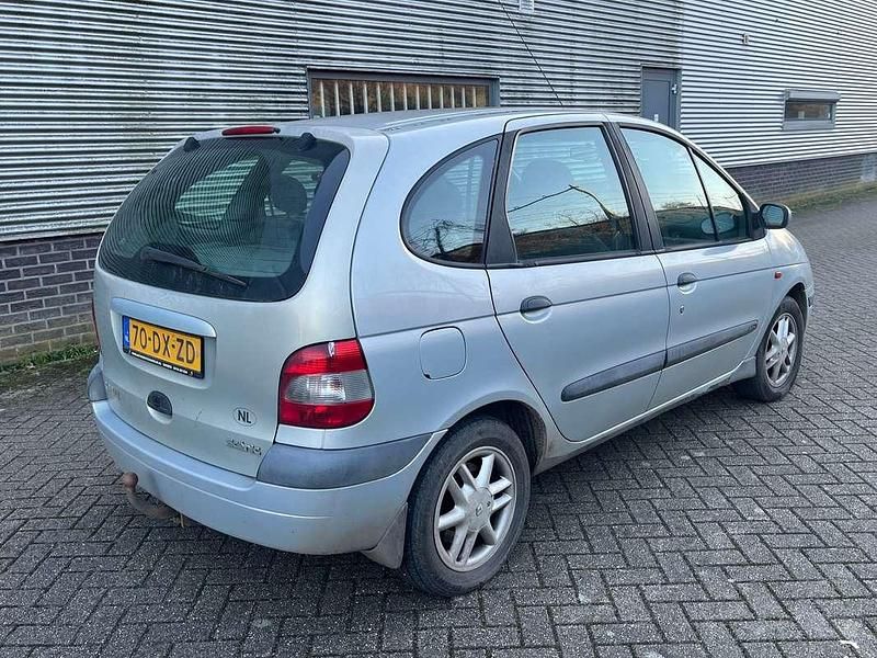 Occasion Renault Scénic 139 PK (102 kW) 2000 Grijs MPV
