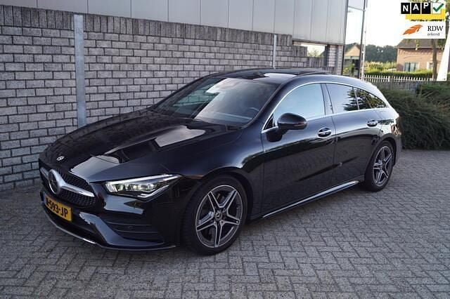 Zwart Gebruikt 2021 Mercedes CLA200 Shooting Brake Business Stationwagen | € 29.850 (Eerlijke prijs) - Afbeelding 1/4