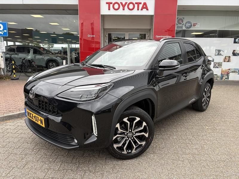 Zwart Nieuw 2025 Toyota Yaris Comfort SUV | € 32.895 (Goede deal) - Afbeelding 1/4