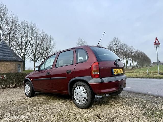 Occasion Opel Corsa 65 PK (47 kW) 1999 Rood Hatchback