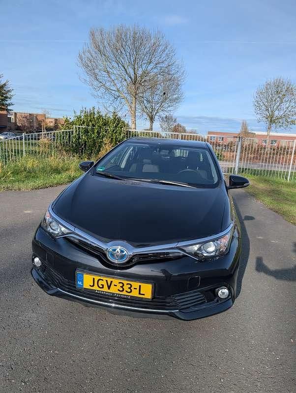 Occasion Toyota Auris Executive 99 PK (72 kW) 2016 Zwart Hatchback