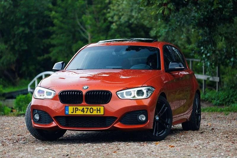 Oranje Gebruikt 2016 BMW 118 Shadowline Hatchback | € 12.999 (Duur) - Afbeelding 1/4