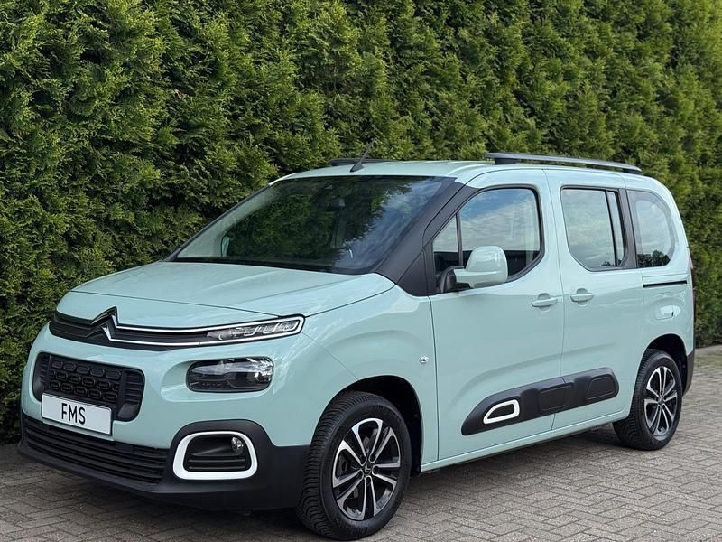 Groen, metallic lak Gebruikt 2019 Citroën Berlingo PureTech MPV | € 18.890 (Eerlijke prijs) - Afbeelding 1/4