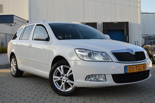 Occasion Skoda Octavia Elegance 122 PK (89 kW) 2012 Wit Stationwagen