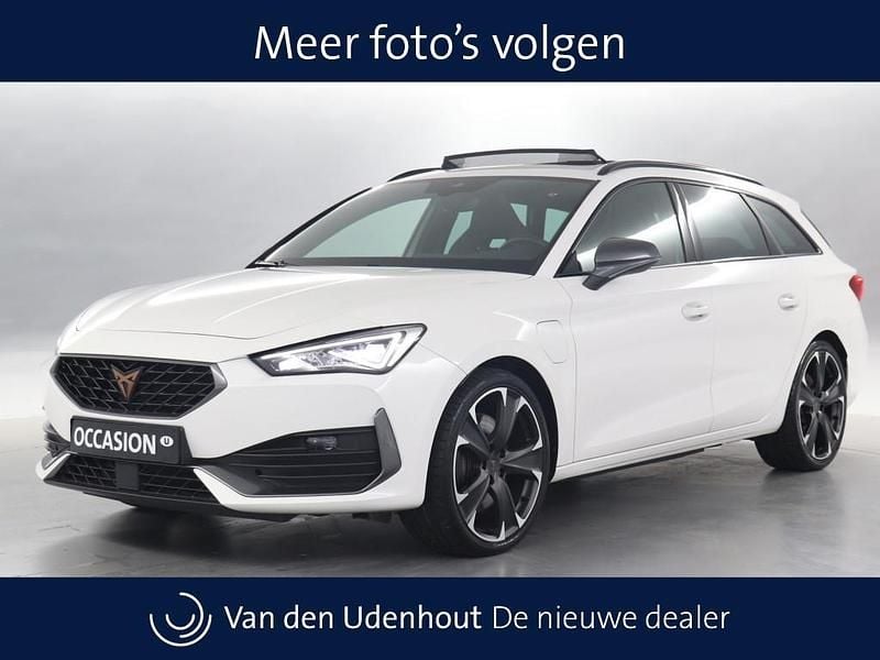 Wit Gebruikt 2023 Cupra Leon VZ Stationwagen | € 30.740 (Eerlijke prijs) - Afbeelding 1/4