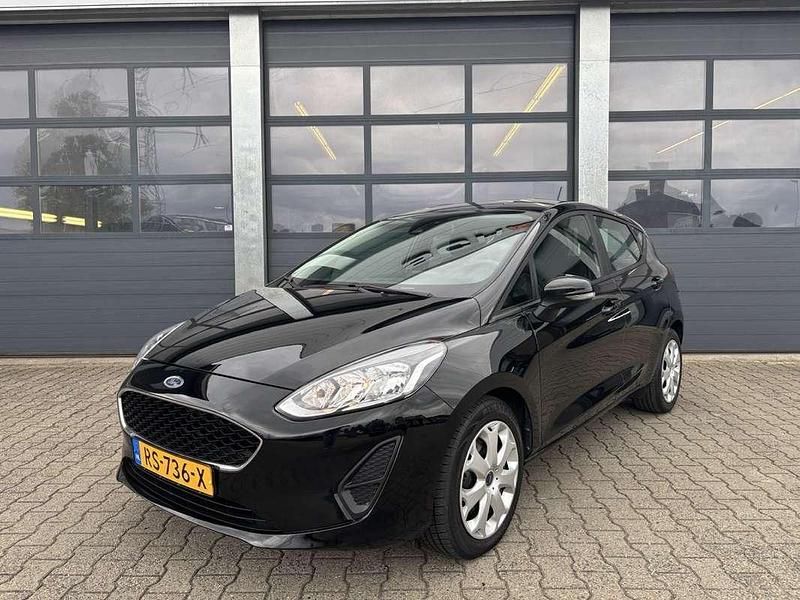 Zwart Gebruikt 2018 Ford Fiesta Trend Hatchback | € 11.435 (Eerlijke prijs) - Afbeelding 1/4
