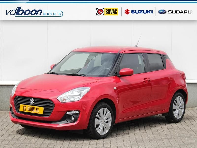 Rood Gebruikt 2018 Suzuki Swift Hatchback | € 13.740 (Eerlijke prijs) - Afbeelding 1/4