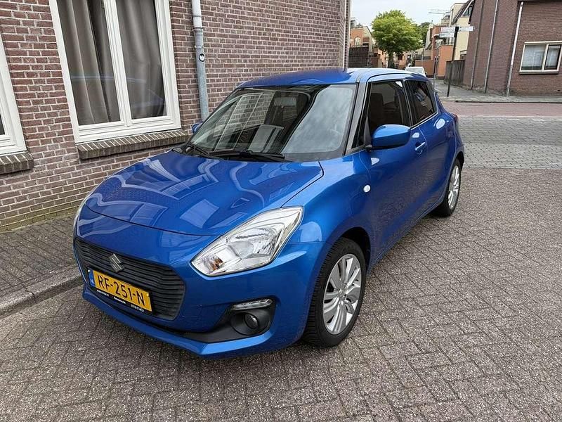 Blauw Gebruikt 2017 Suzuki Swift Hatchback | € 9.000 (Super prijs) - Afbeelding 1/4