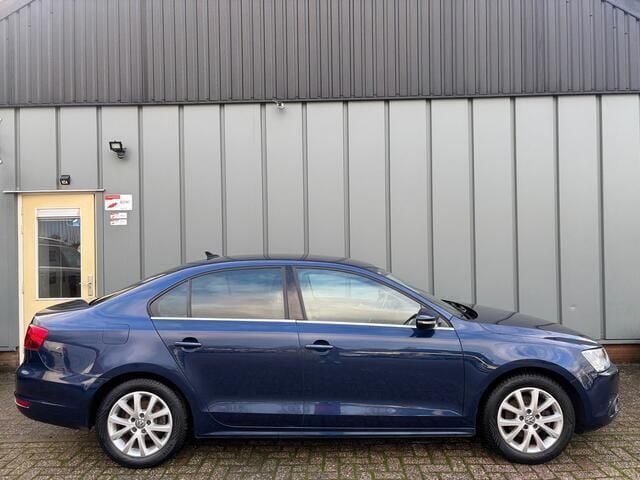 Occasion VW Jetta Comfortline 105 PK (77 kW) 2012 Blauw Sedan