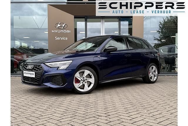 Blauw Gebruikt 2022 Audi A3 Sportback S-Line Hatchback | € 30.900 (Super prijs) - Afbeelding 1/4