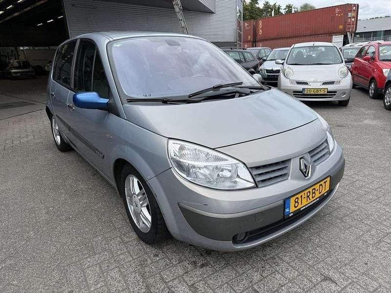 Beige Gebruikt 2005 Renault Scénic II Luxe MPV | € 1.240 (Eerlijke prijs) - Afbeelding 1/4
