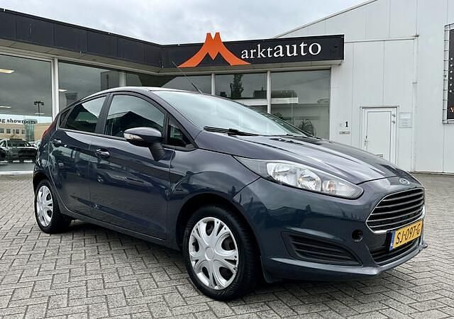 Grijs Occasion 2015 Ford Fiesta Hatchback | € 6.440 (Iets duurder) - Afbeelding 1/3