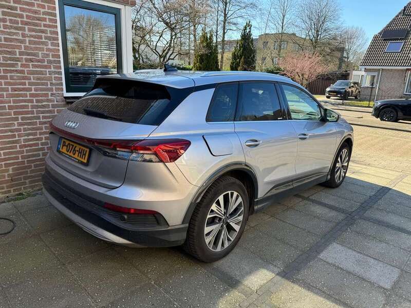 Zilver Gebruikt 2022 Audi Q4 e-tron SUV | € 33.995 (Eerlijke prijs) - Afbeelding 1/4