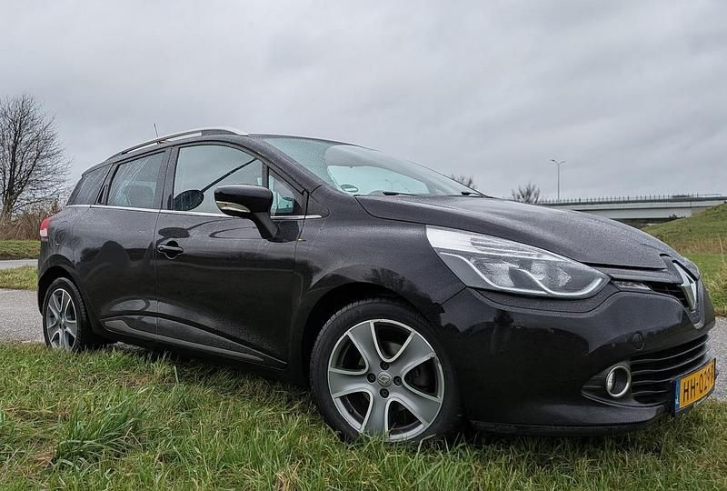 Zwart Gebruikt 2015 Renault Clio GrandTour Night&Day Stationwagen | € 5.250 (Goede deal) - Afbeelding 1/4
