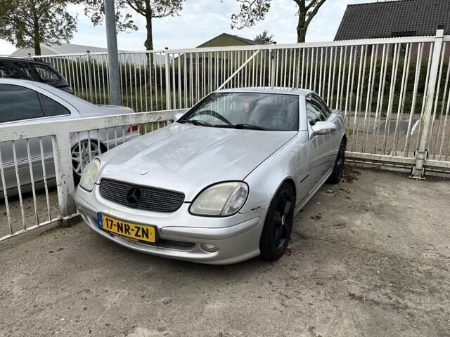 Grijs Gebruikt 2000 Mercedes SLK230 Cabriolet | € 2.750 (Eerlijke prijs) - Afbeelding 1/4