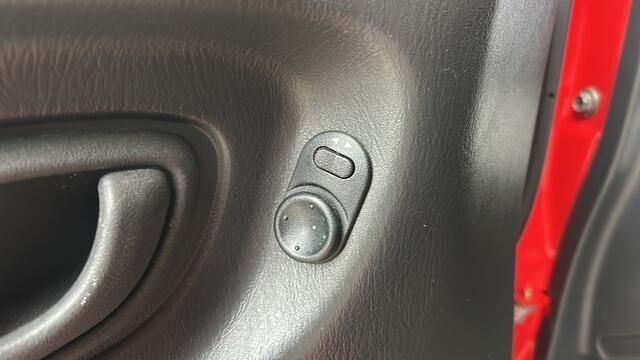 Occasion Opel Agila Comfort 75 PK (55 kW) 2003 Rood Hatchback