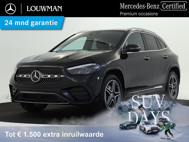 Donker kosmoszwart metaalkleur metallic Gebruikt 2024 Mercedes GLA250 AMG SUV | € 49.750 (Iets duurder) - Afbeelding 1/4