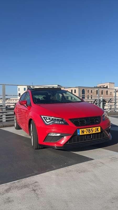 Rood Gebruikt 2017 Seat Leon FR Stationwagen | € 14.985 (Goede deal) - Afbeelding 1/4