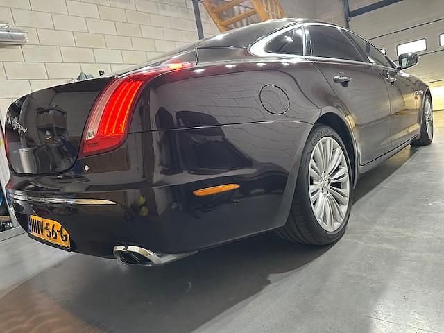 Occasion Jaguar XJ Portfolio 275 PK (202 kW) 2010 Rood Sedan