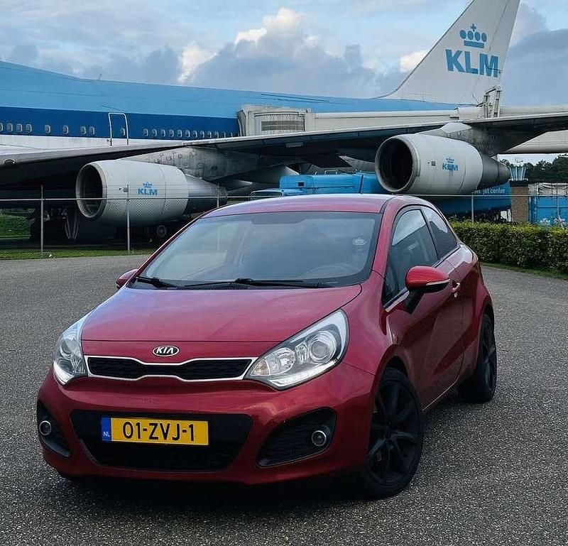 Gebruikt 2013 Kia Rio Sedan | € 4.300 (Super prijs) - Afbeelding 1/4