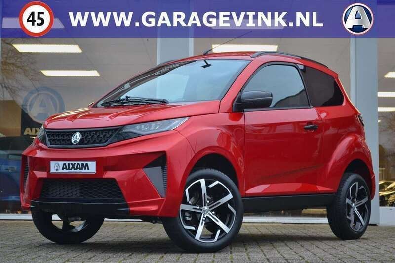Blauw, metallic lak Gebruikt 2022 Microcar M.Go Hatchback | € 19.039 (Duur) - Afbeelding 1/4