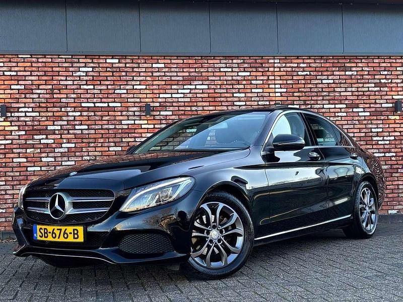 Zwart Occasion 2017 Mercedes C180 Business Sedan | € 22.950 (Eerlijke prijs) - Afbeelding 1/4