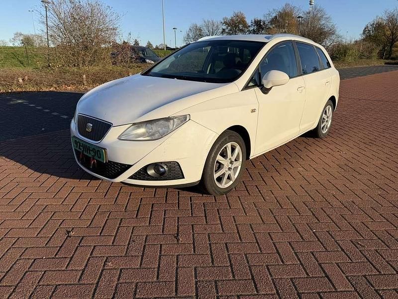 Wit Gebruikt 2011 Seat Ibiza ST Style Stationwagen | € 1.499 (Goede deal) - Afbeelding 1/4