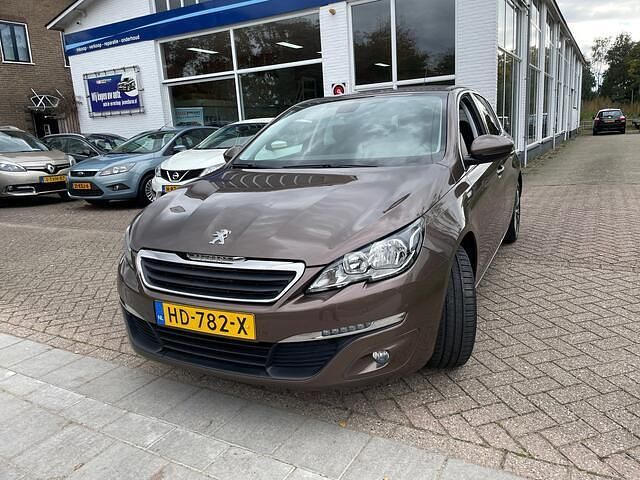 Bruin Gebruikt 2015 Peugeot 308 Style Hatchback | € 9.995 (Eerlijke prijs) - Afbeelding 1/4